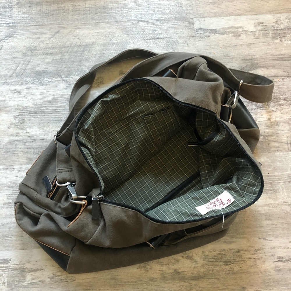 Penguin duffel bag